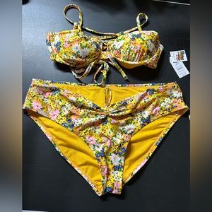 Yellow bathing suit set. Top and bottoms. Size 16-18.